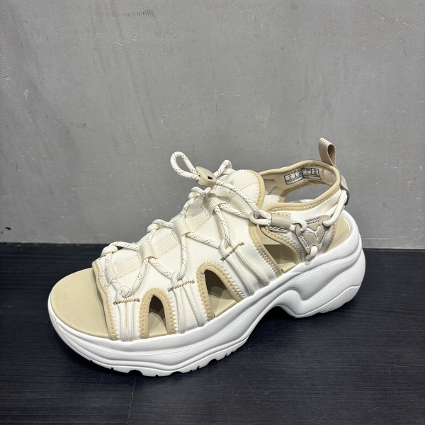 【PUMA】CILIA WEDGE SANDAL（厚底サンダル） ALMOMD/ WHITE PUMA プーマ CILIA WEDGE SANDAL シリア ウェッジ サンダル
