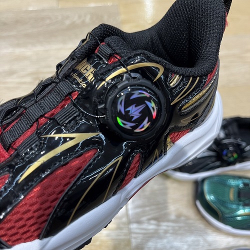 ダイヤルスニーカーが登場！！！！ |イーアス沖縄豊崎