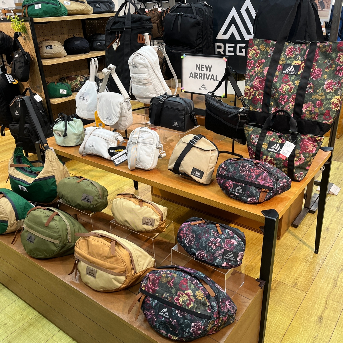 大量入荷商品から小型ショルダーバッグをご紹介！ | ショップ