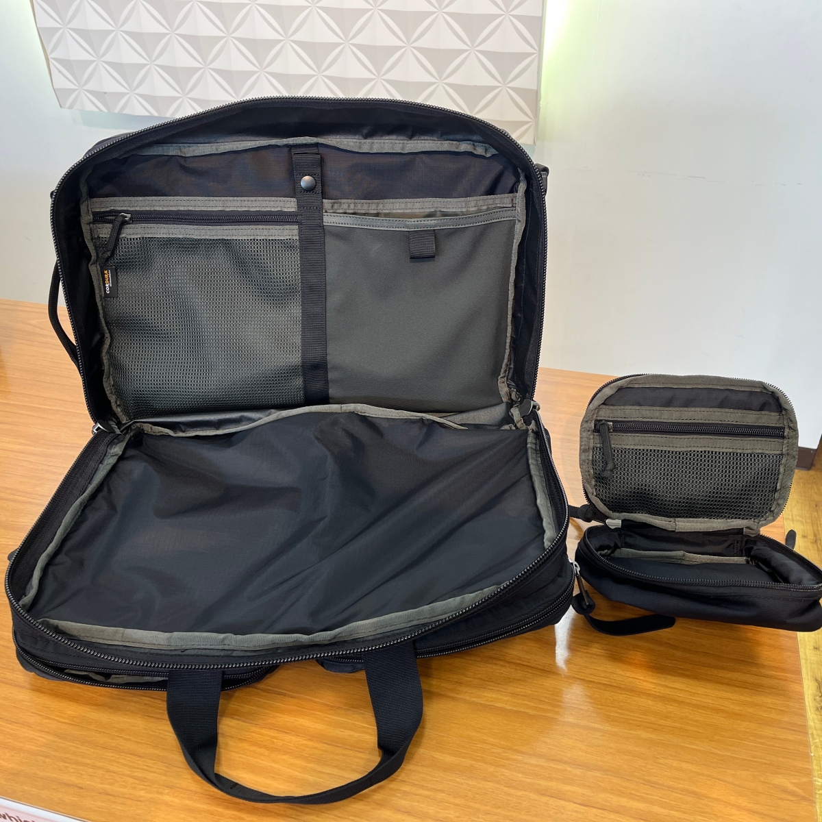 沖縄・離島配送不可 代引不可 レギンス Body＆co エマーナ カシミア混レギンス S-XL ブラック 美脚 股上深め スパッツ ボトムス 無地 すべすべ 伸縮性 ヨガ ランニング エクササイズ  Body＆co  BOCLGCBK* グレゴリーからあなたにピッタリなビジネスバッグのご紹介