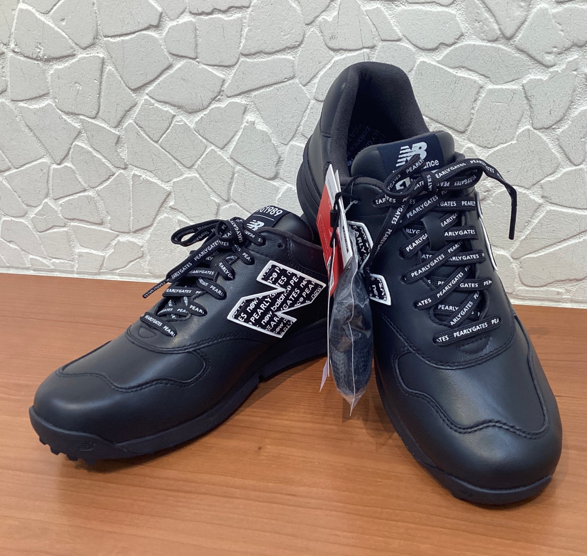 PEARLY GATES×New balance golf コラボスパイクレスシューズ