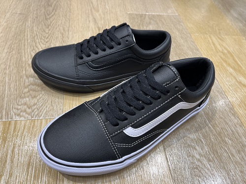 OLD SKOOL PU |イーアス沖縄豊崎