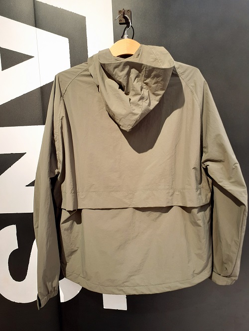 ATEEZ ヨーロッパ 限定 MD ウィンドブレーカージャケット M M Hood in Windbreaker JKT |イーアス沖縄豊崎