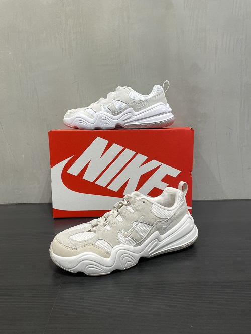 NIKE 厚底スニーカー！！ |イーアス沖縄豊崎